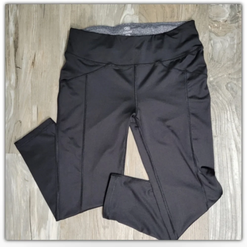 Leg3nd leggings size Medium